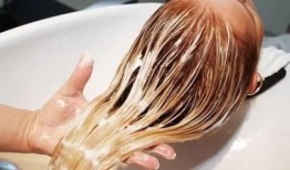 自制洗发水洗头发的步骤？