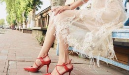 会穿红色高跟鞋的女人是什么性格？
